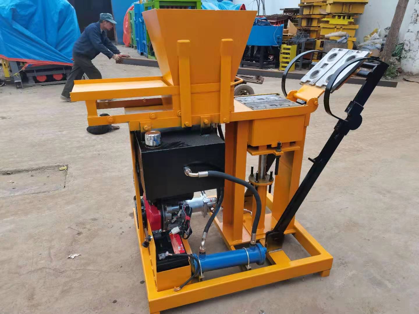 qt2 25 automatic clay brick machine hydraulic press for making blocks ecological electric interlocking bricks
