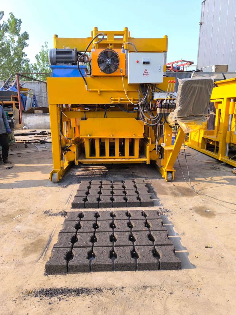 qt6 25 egg laying block car178