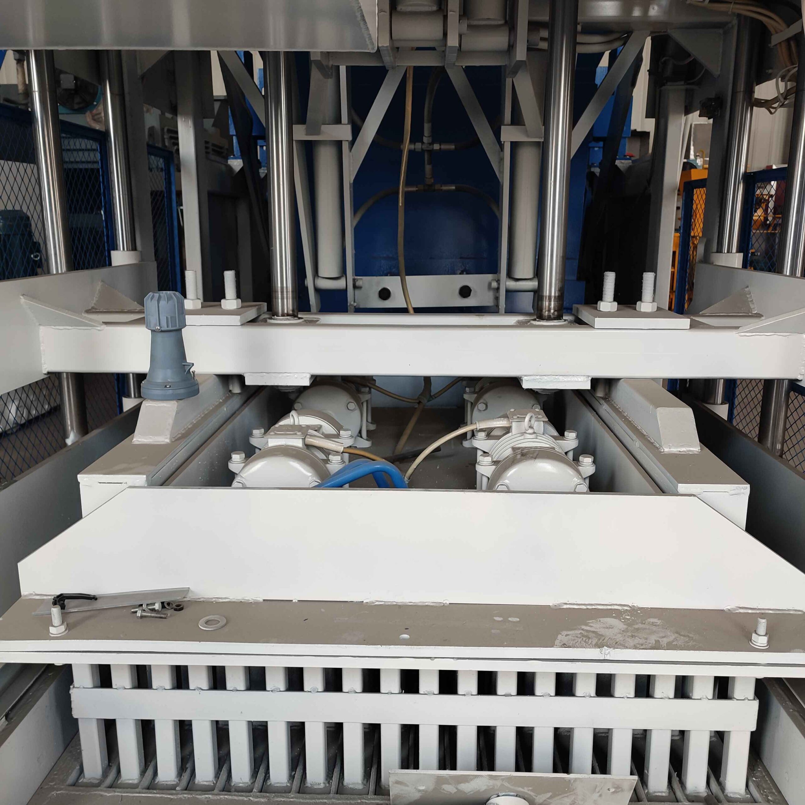 qmy10 25 mobile egg laying brick machinery moving automatic block car making machine